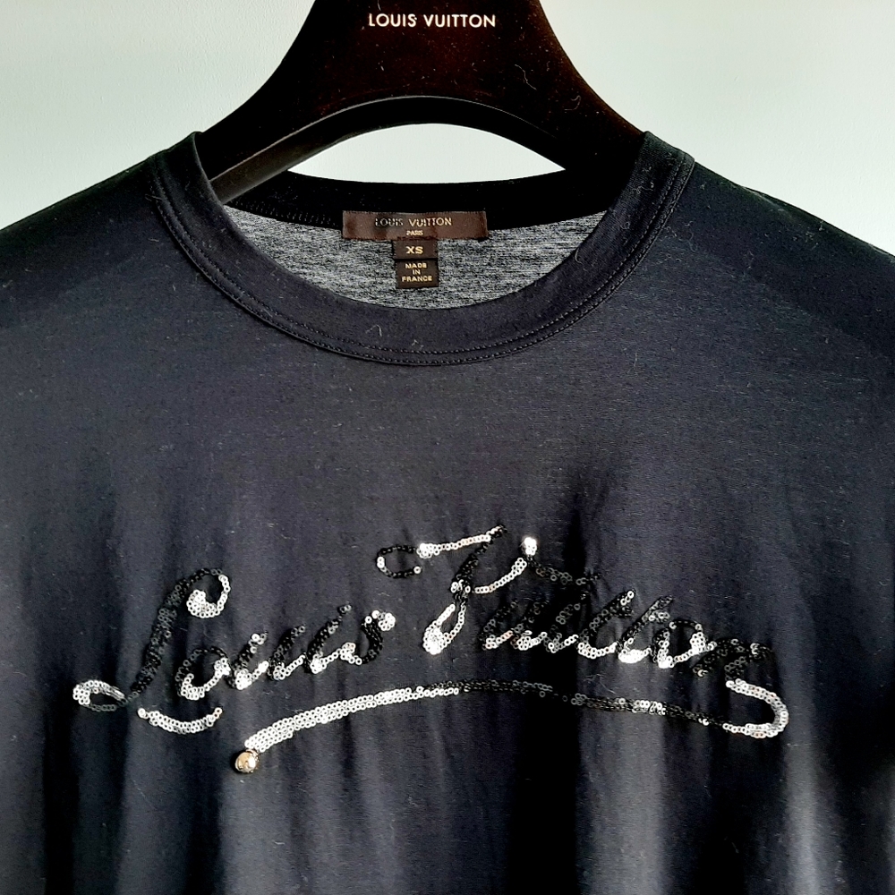 SOLD Louis Vuitton authentic sequins logo black tee - Picture 3 of 10